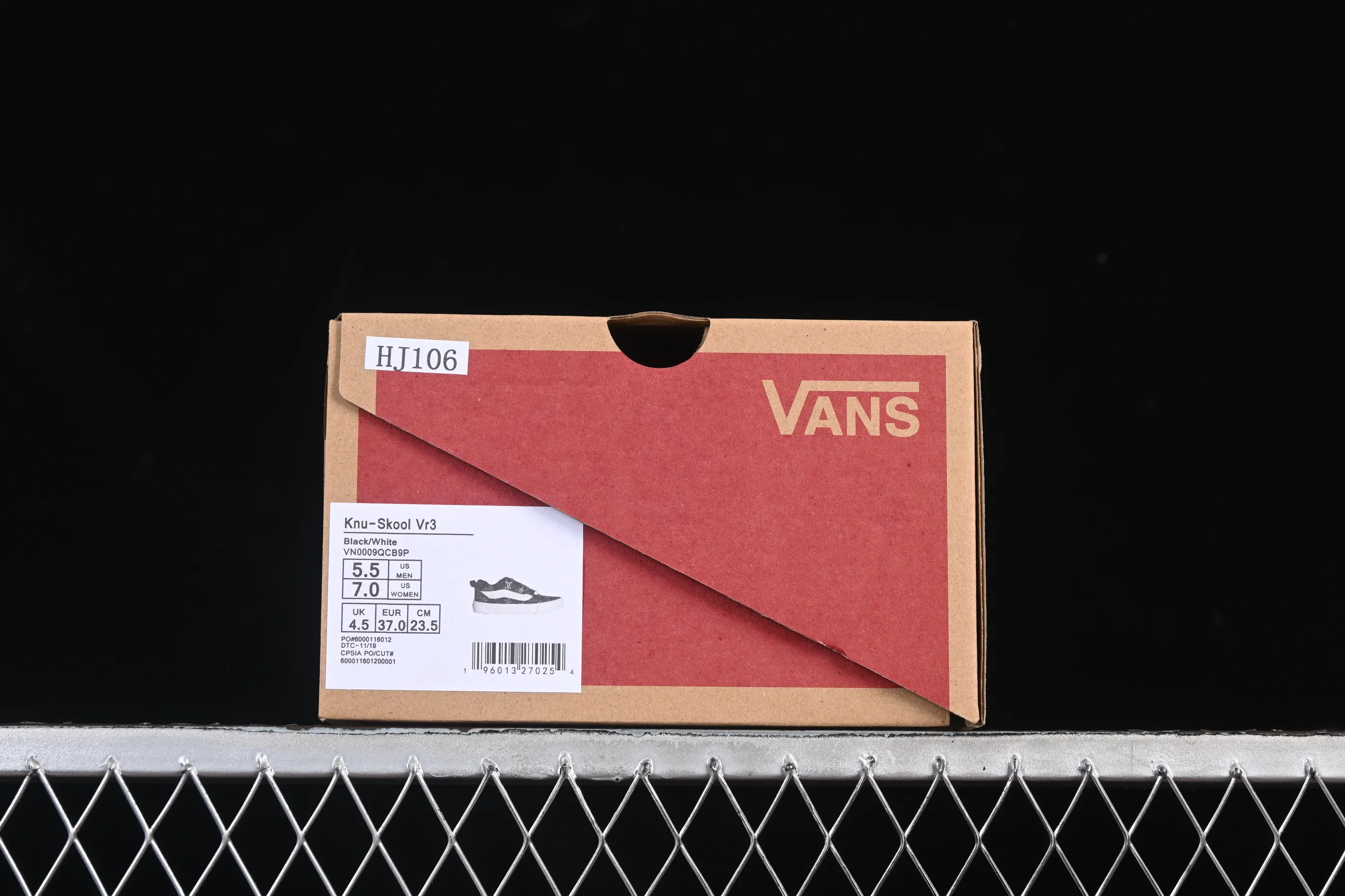 All categories Vans Vans series Vans Low Vans low-top Vans Knu-Skool Vr3 Vans low-top casual sports skateboard shoes VN0009QCB9P
